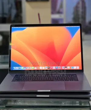 New Laptop Apple MacBook Pro 2017 16GB Intel Core i7 SSD 512GB