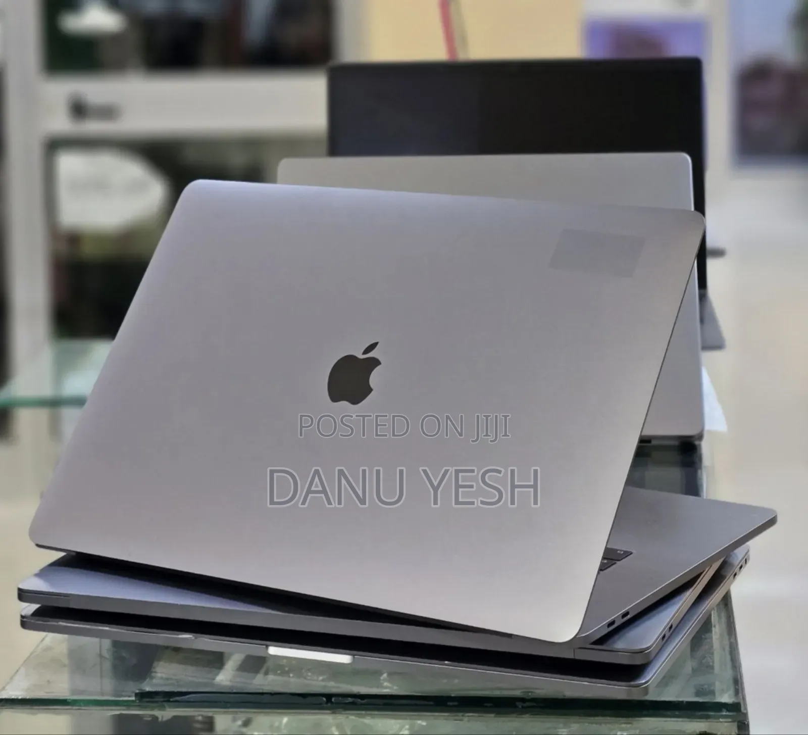 New Laptop Apple MacBook Pro 2017 16GB Intel Core i7 SSD 512GB