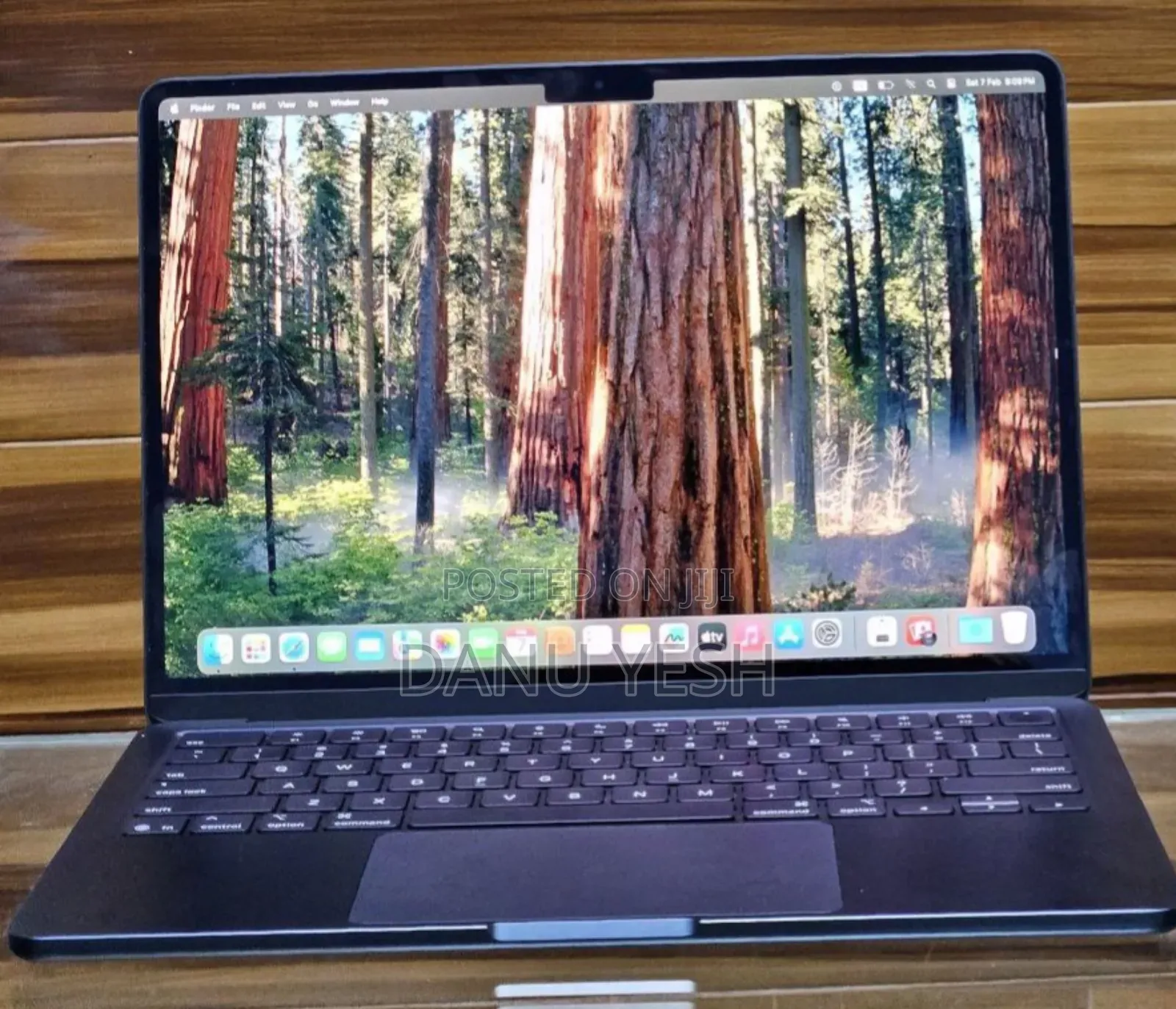 New Laptop Apple MacBook Air 2025 M4 13-inch 16GB Apple M4 SSD 256GB