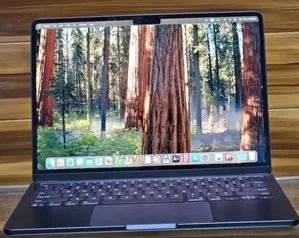 New Laptop Apple MacBook Air 2025 M4 13-inch 16GB Apple M4 SSD 256GB