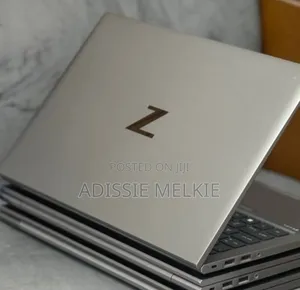 New Laptop HP ZBook Firefly G8 16GB Intel Core i7 SSD 512GB