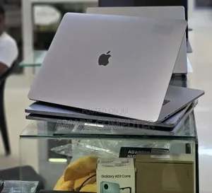 New Laptop Apple MacBook Pro 2019 16GB Intel Core i7 SSD 512GB