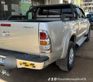 Toyota Hilux 2007 Silver