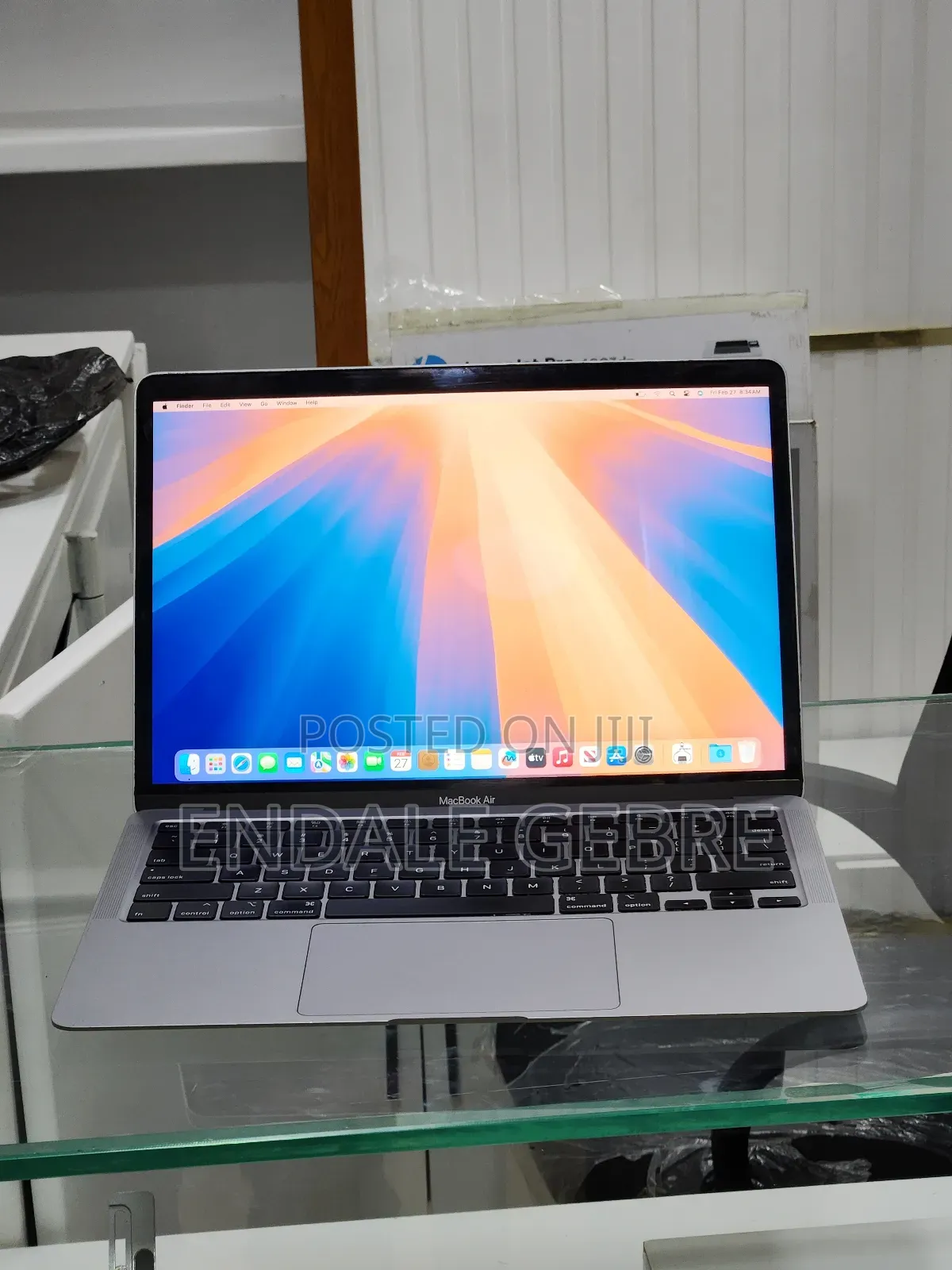 New Laptop Apple MacBook Air 2020 8GB Intel Core i3 SSD 256GB