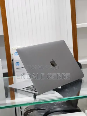 New Laptop Apple MacBook Air 2020 8GB Intel Core i3 SSD 256GB