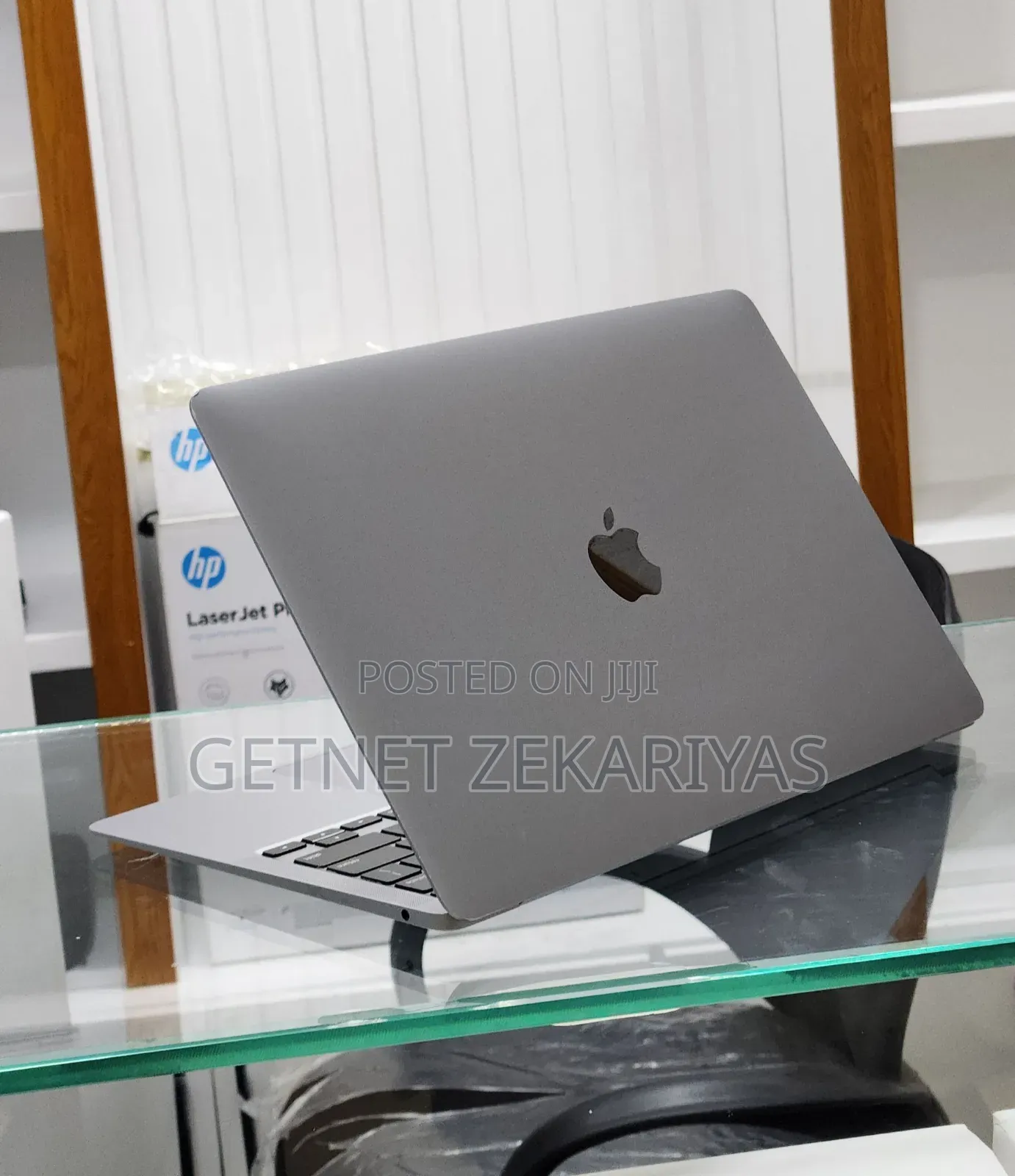 New Laptop Apple MacBook Air 2020 8GB Intel Core i3 SSD 256GB