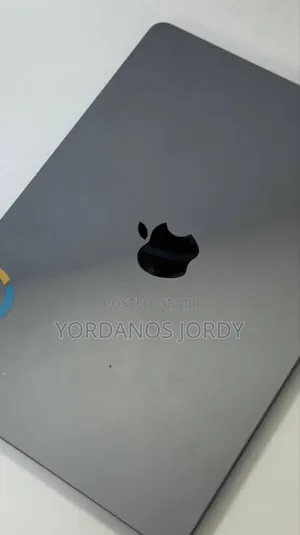 New Laptop Apple MacBook Air 2023 M2 8GB Apple M2 SSD 256GB