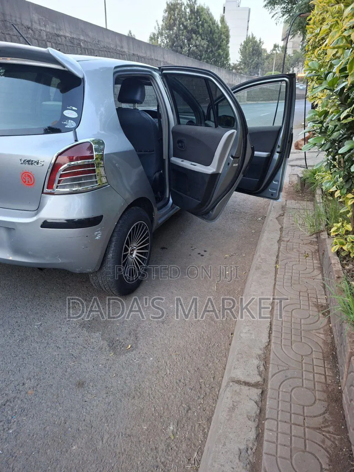 Toyota Yaris 2010 Gray