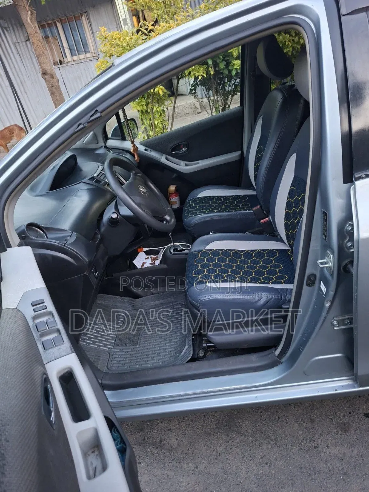 Toyota Yaris 2010 Gray