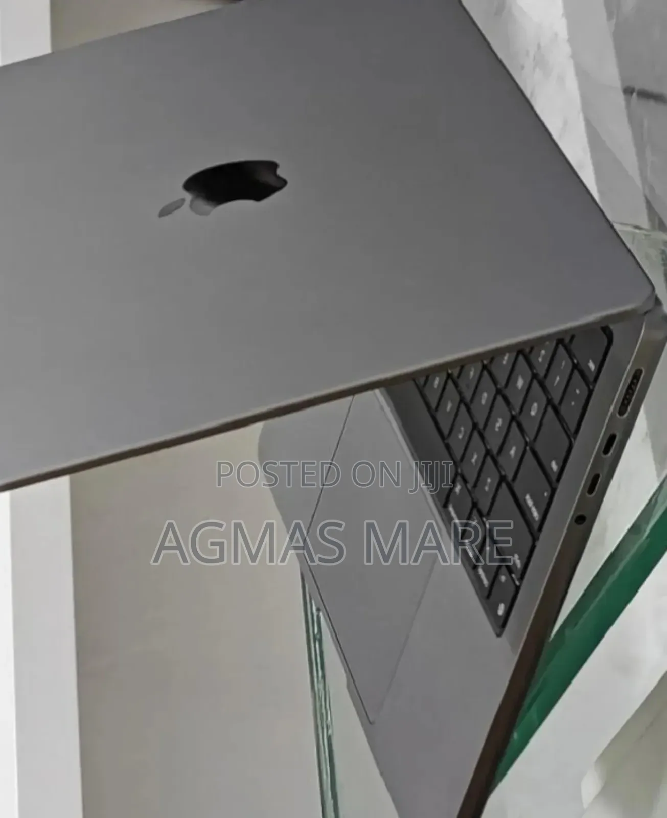 New Laptop Apple MacBook Pro 2023 M3 14-inch 8GB Apple M3 SSD 512GB