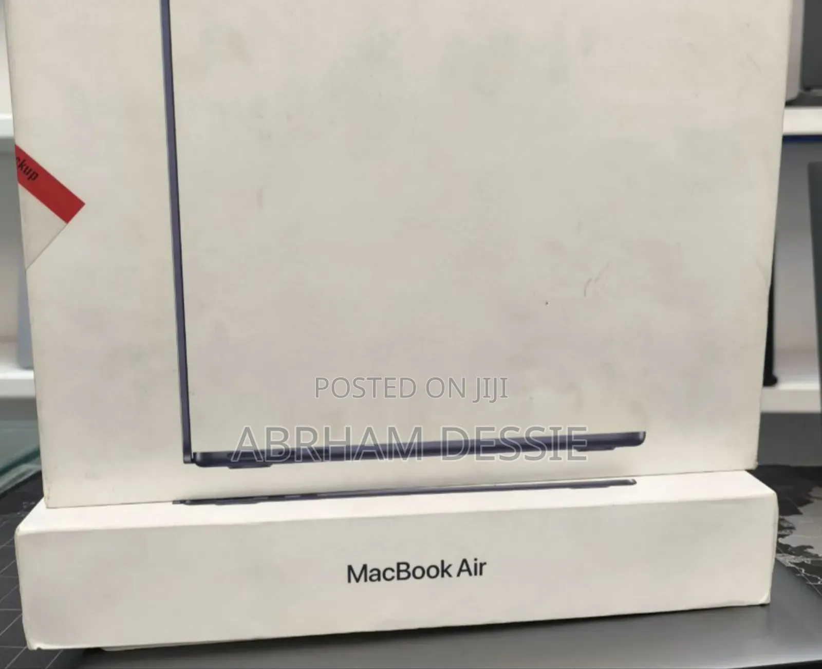 New Laptop Apple MacBook Air 2025 M4 13-inch 16GB Apple M4 SSD 256GB