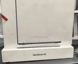 New Laptop Apple MacBook Air 2025 M4 13-inch 16GB Apple M4 SSD 256GB