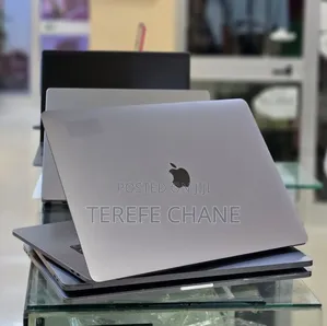 New Laptop Apple MacBook Pro 2017 16GB Intel Core i5 SSD 512GB