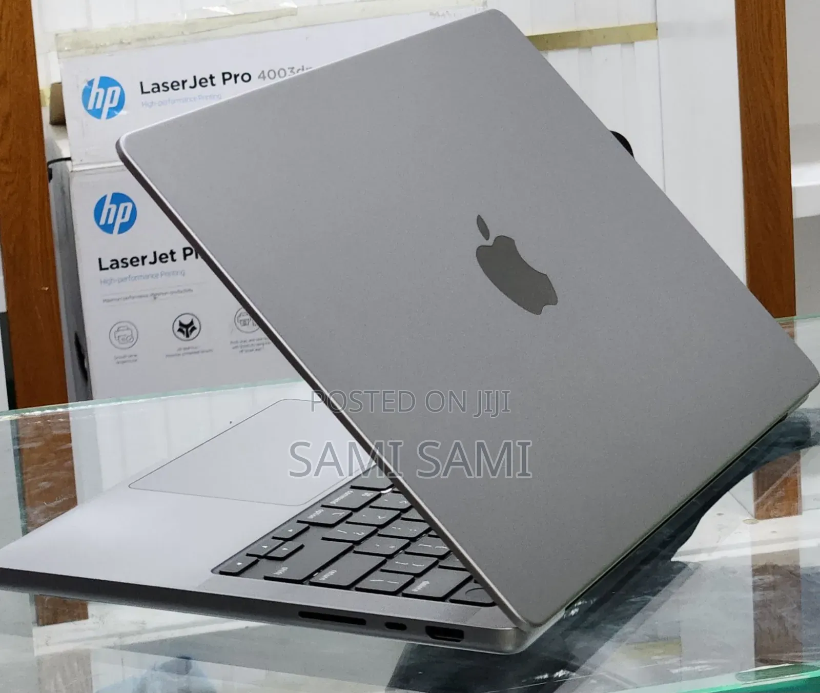 New Laptop Apple MacBook Pro M1 16GB Apple M1 Pro SSD 512GB