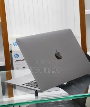 New Laptop Apple MacBook 2020 8GB Intel Core i3 SSD 256GB