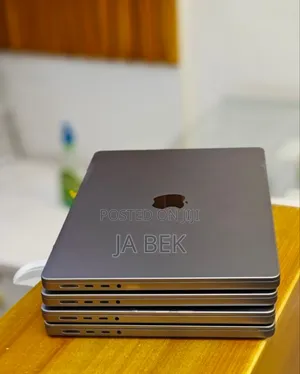 New Laptop Apple MacBook Pro M1 32GB Apple M1 Pro SSD 512GB