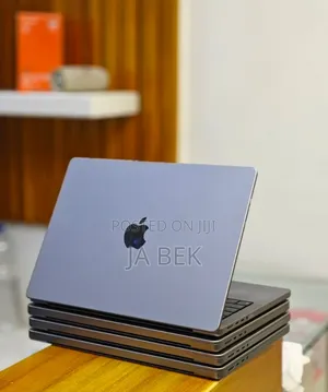 New Laptop Apple MacBook Pro M1 32GB Apple M1 Pro SSD 512GB