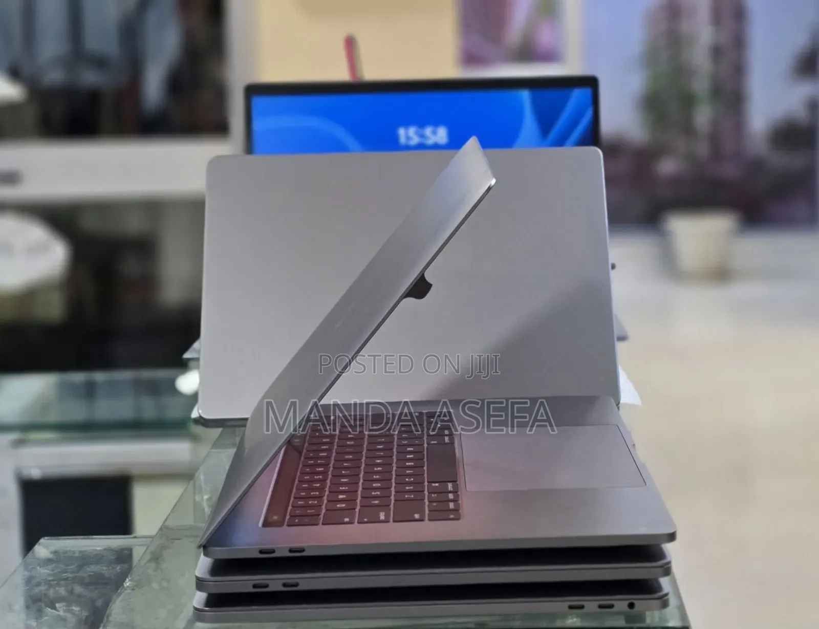 New Laptop Apple MacBook Pro 2017 16GB Intel Core i7 SSD 512GB