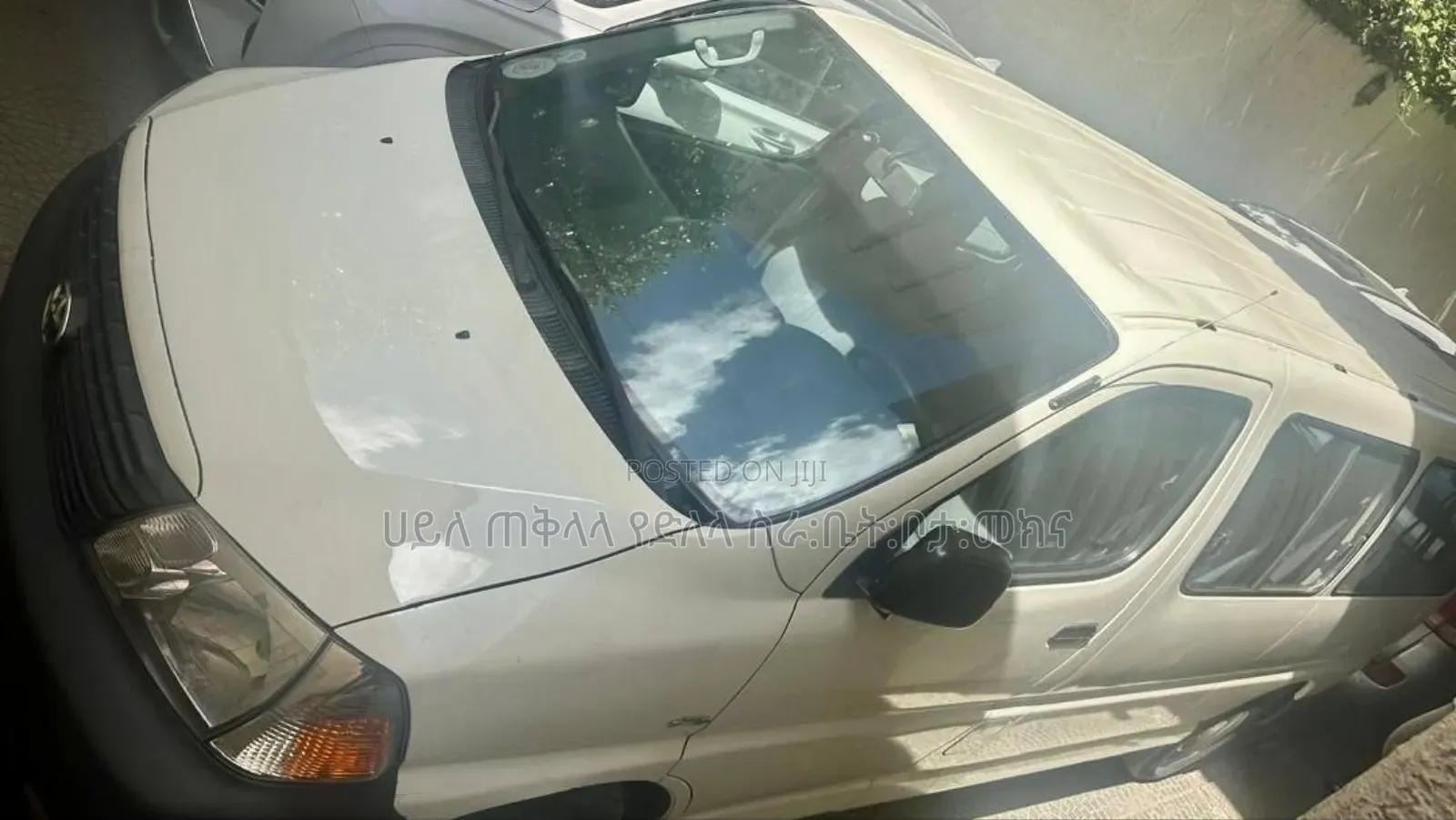 Toyota HiAce 2010 White