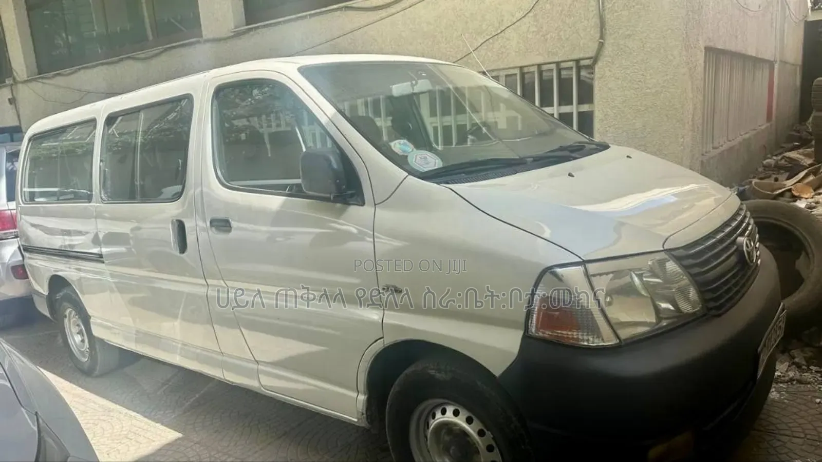 Toyota HiAce 2010 White