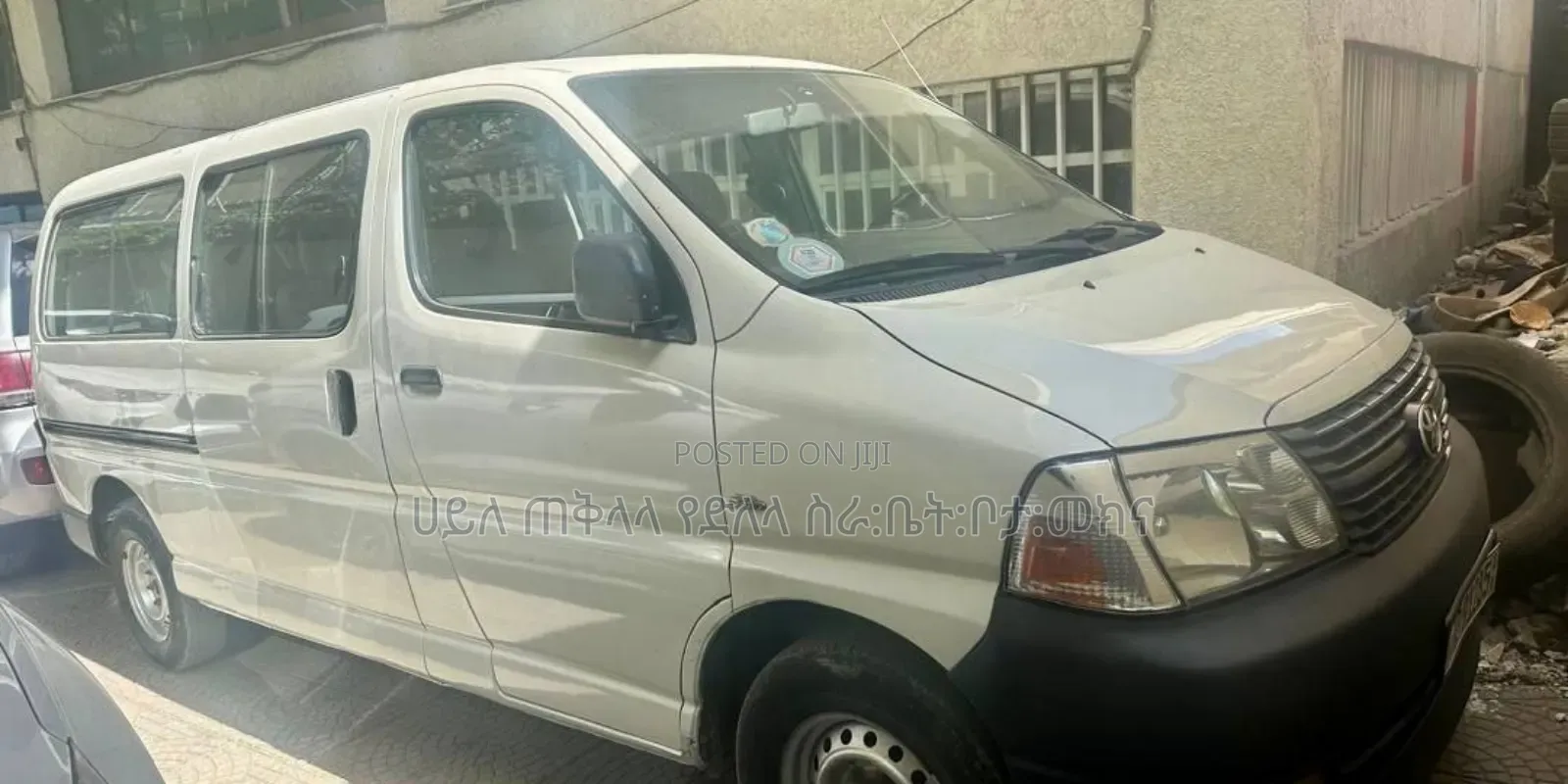 Toyota HiAce 2010 White