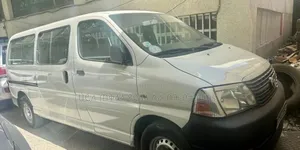 Toyota HiAce 2010 White