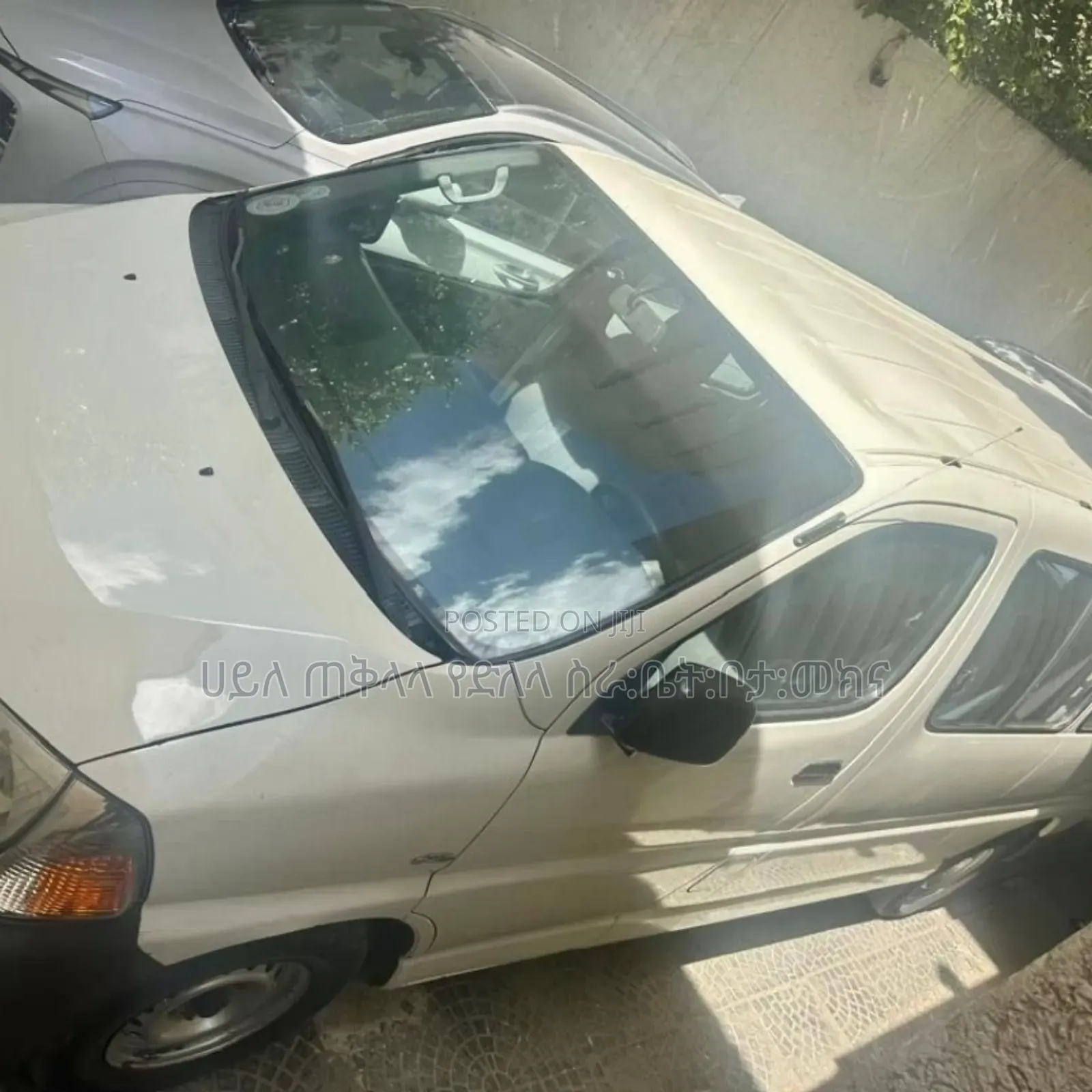 Toyota HiAce 2010 White