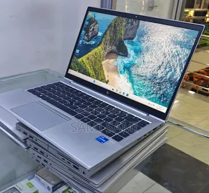 New Laptop HP EliteBook 830 G8 16GB Intel Core i5 SSD 512GB