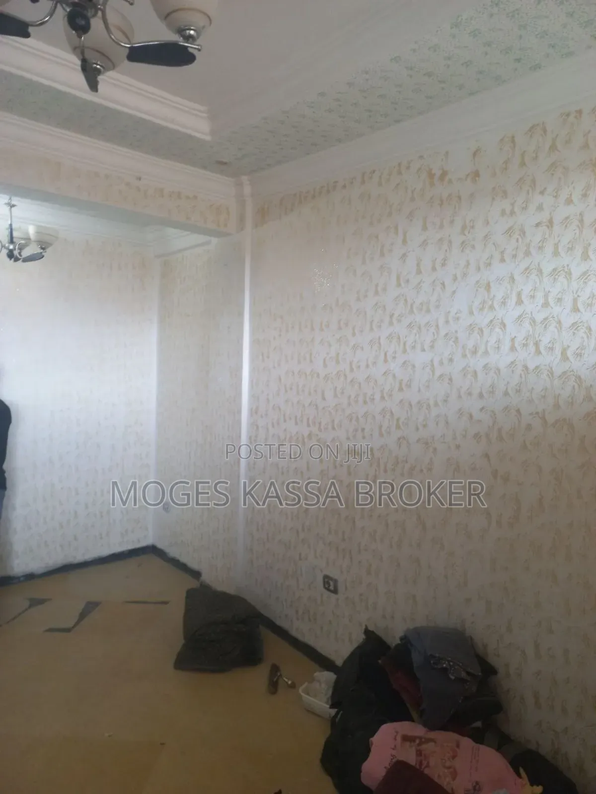 3bdrm Condo in የሚሸጥ አያት መብራት ኃይል, Yeka for sale
