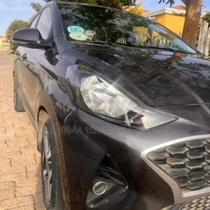 Hyundai I10 2022 Maroon