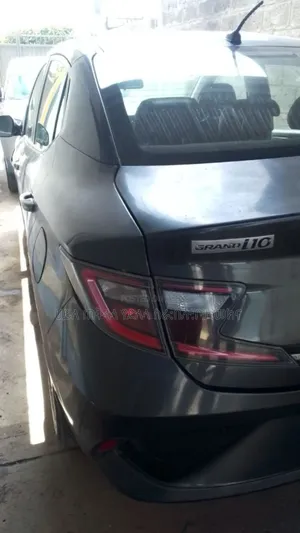 Hyundai I10 2022 Maroon