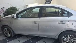 Toyota Yaris 2017 Silver