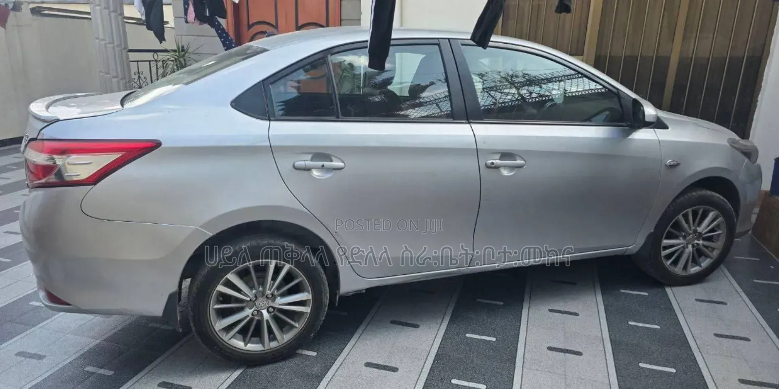 Toyota Yaris 2017 Silver