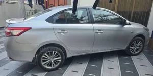 Toyota Yaris 2017 Silver