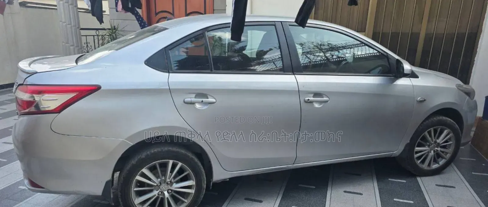 Toyota Yaris 2017 Silver