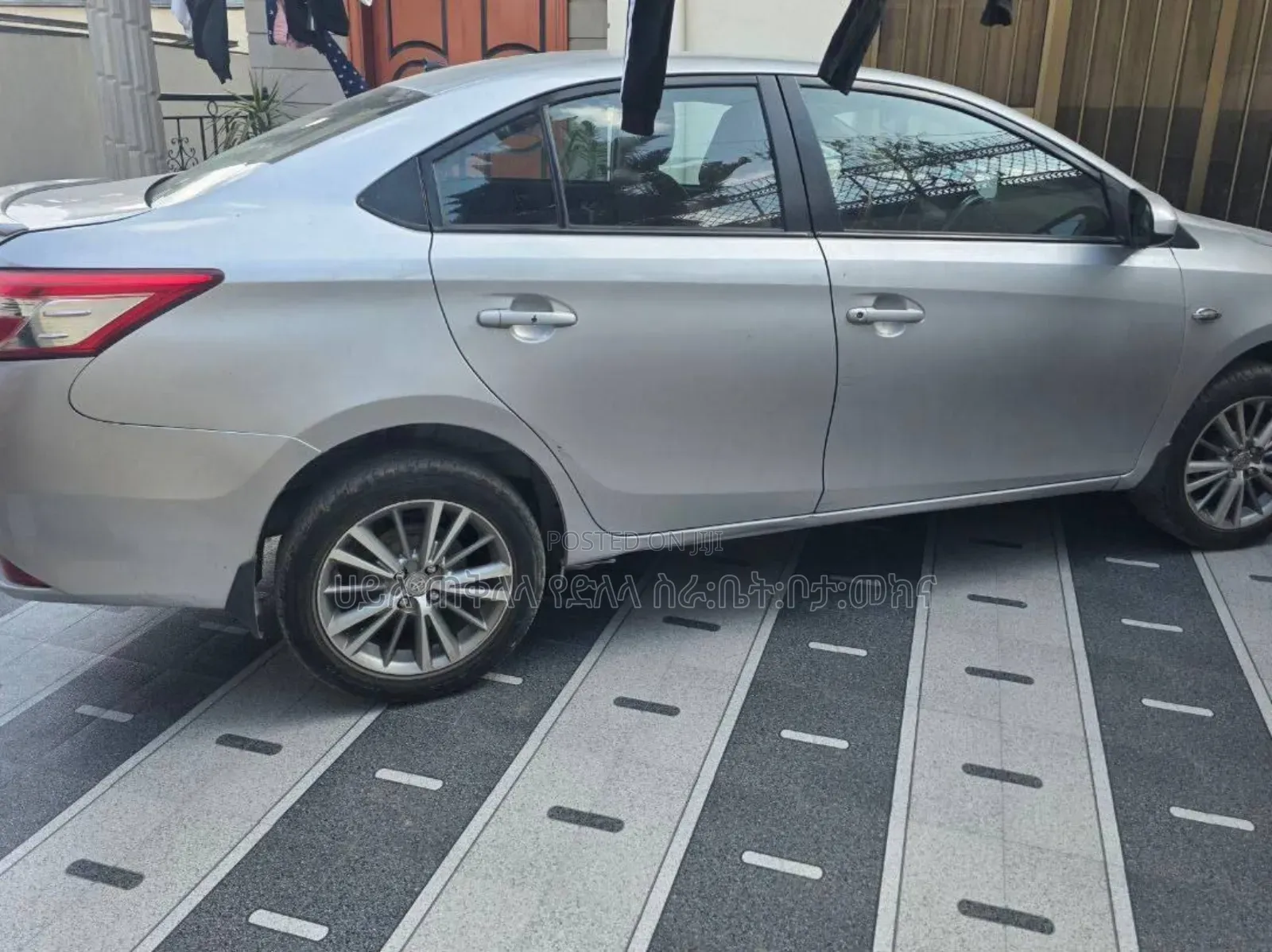 Toyota Yaris 2017 Silver