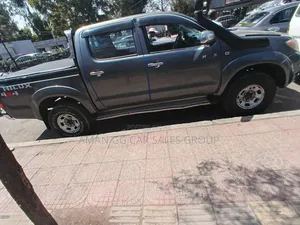 Toyota Hilux 2010 Gray