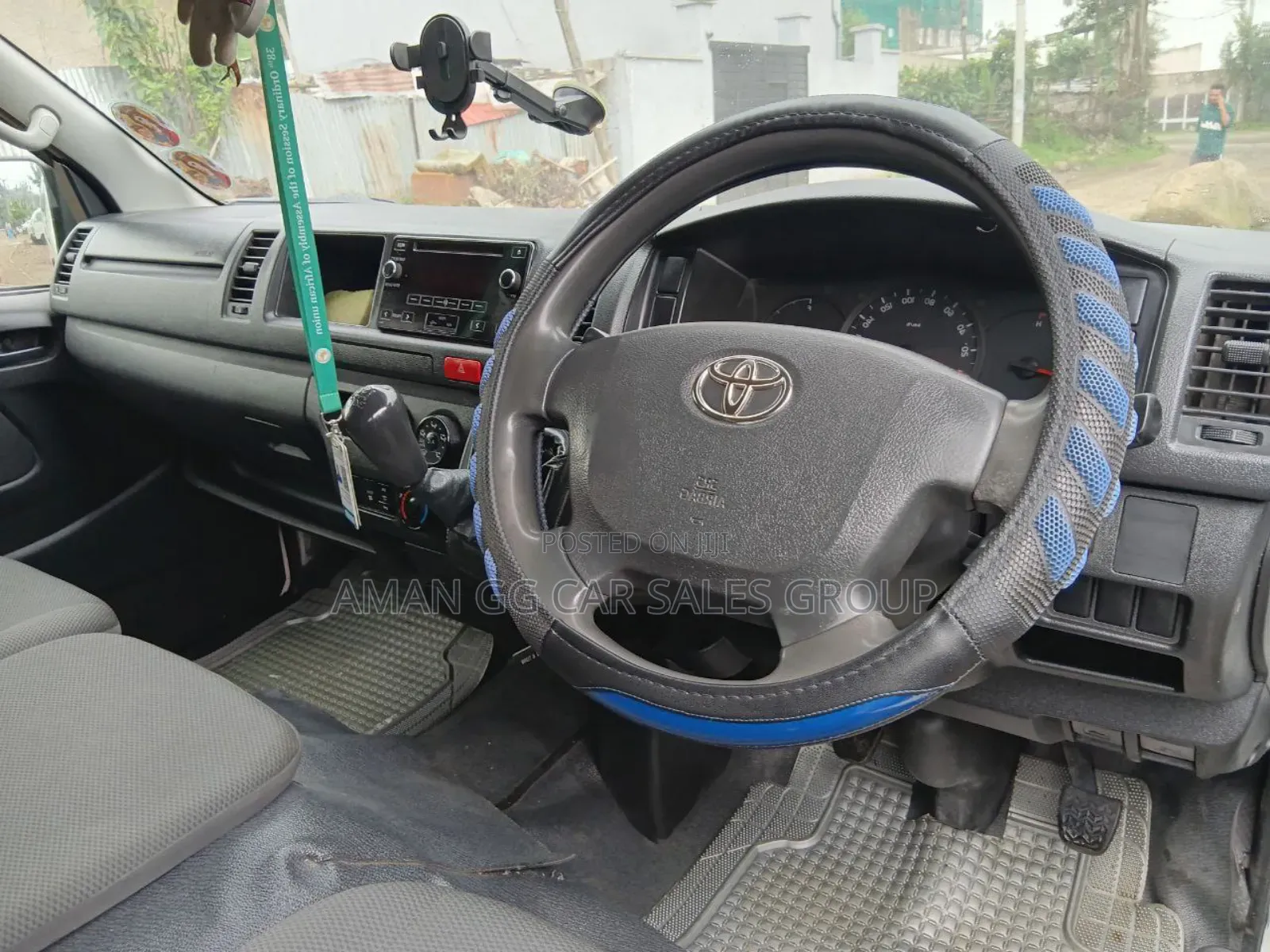 Toyota HiAce 2016 White