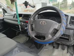 Toyota HiAce 2016 White