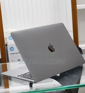 New Laptop Apple MacBook Air 2020 8GB Intel Core i3 SSD 256GB