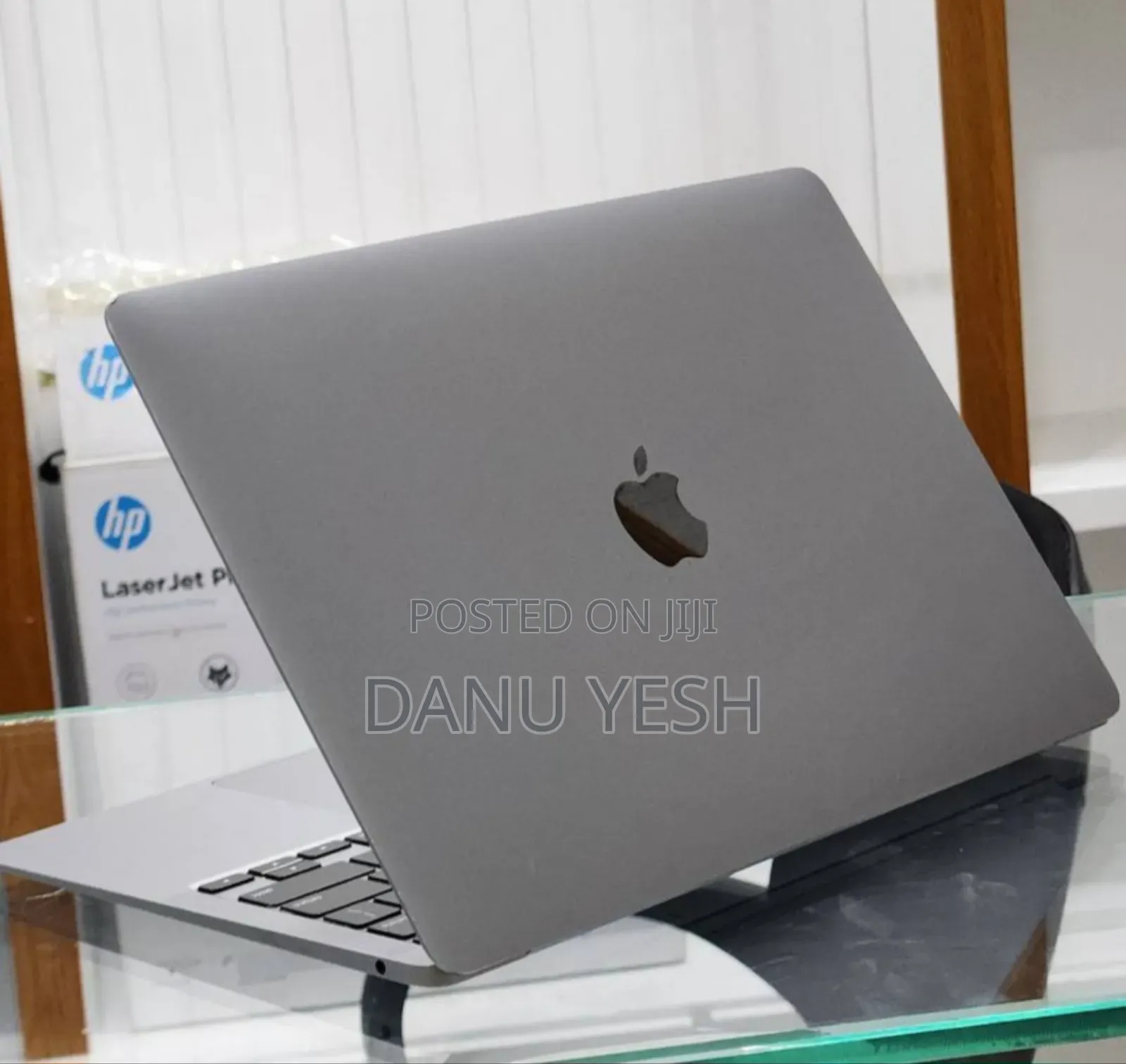 New Laptop Apple MacBook Air 2020 8GB Intel Core i3 SSD 256GB
