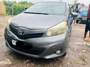 Toyota Yaris 2011 Gray