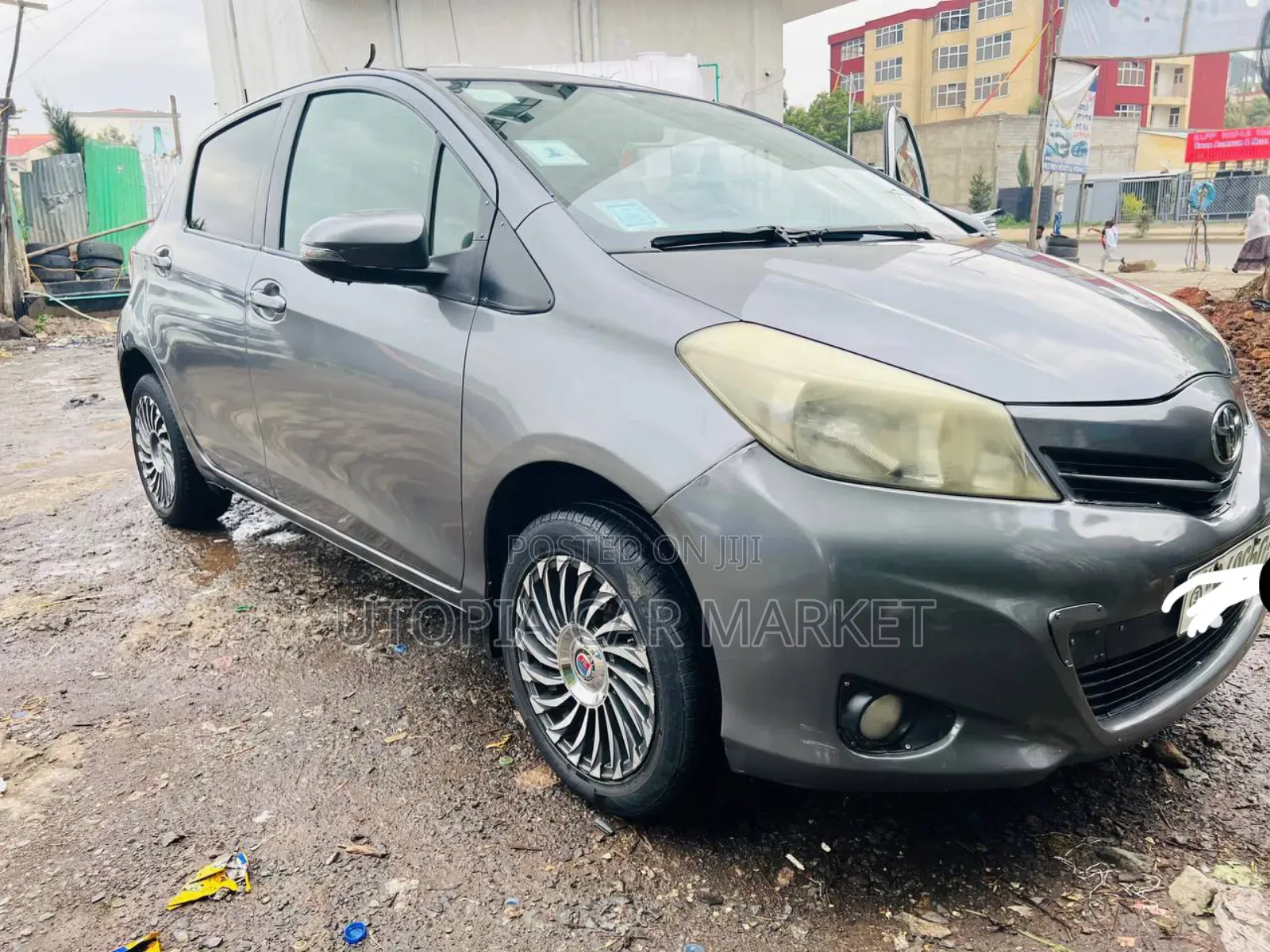 Toyota Yaris 2011 Gray
