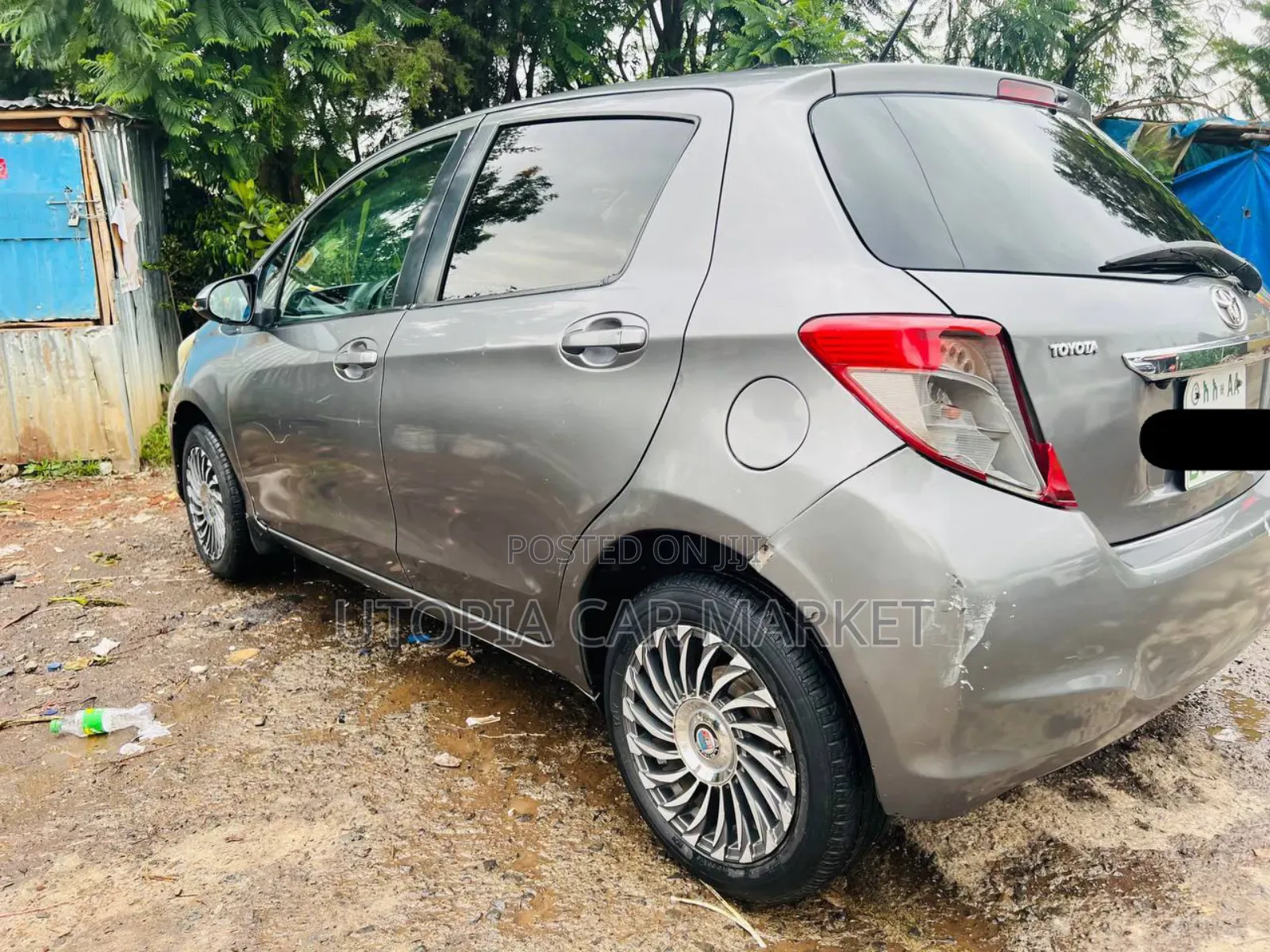 Toyota Yaris 2011 Gray