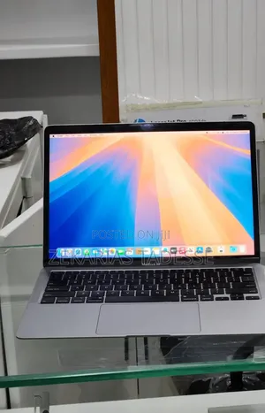 New Laptop Apple MacBook Air 2020 8GB Intel Core i3 SSD 256GB