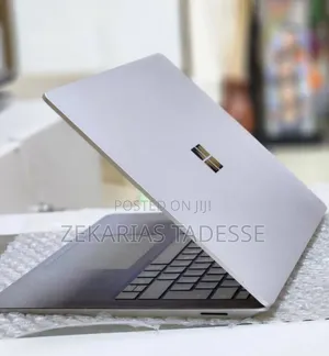 New Laptop Microsoft Surface 8GB Intel Core i5 SSD 512GB
