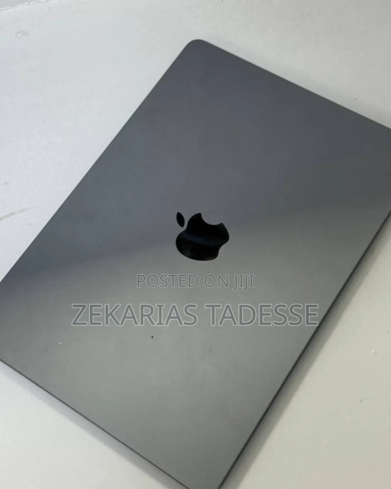 New Laptop Apple MacBook Air 2022 M2 8GB Apple M2 SSD 256GB