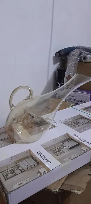 Wine Decanter የወይን ማቅረቢያ
