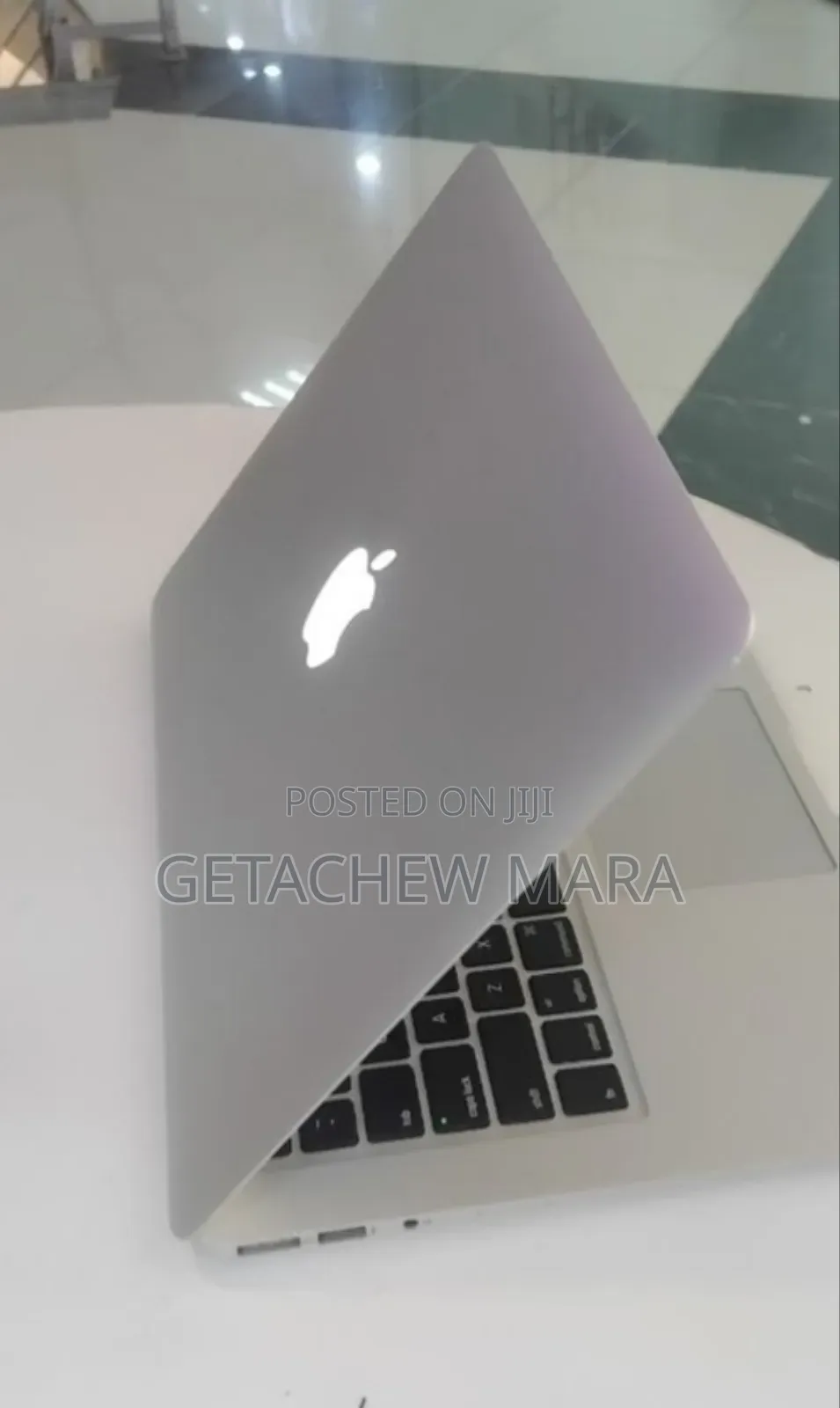 New Laptop Apple MacBook 2015 8GB Intel Core i5 SSD 256GB