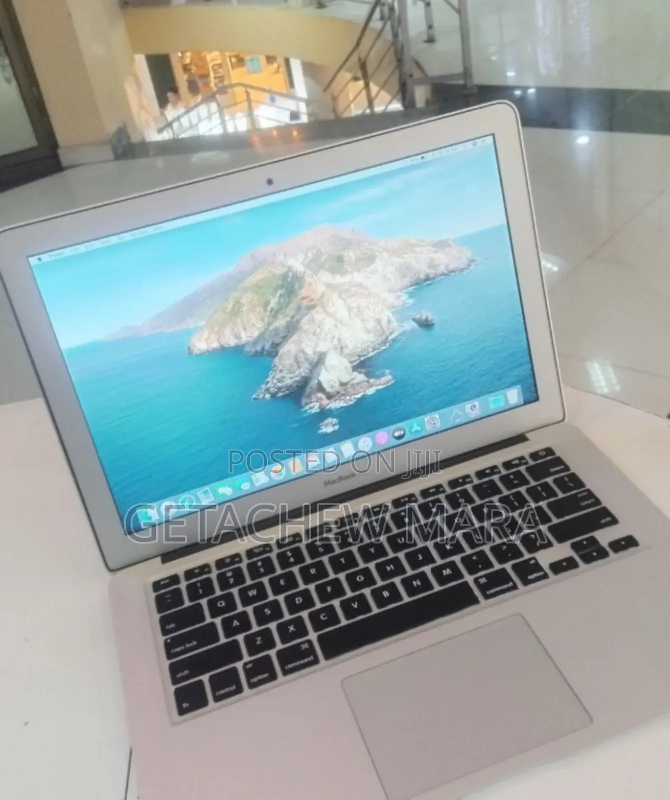 New Laptop Apple MacBook 2015 8GB Intel Core i5 SSD 256GB